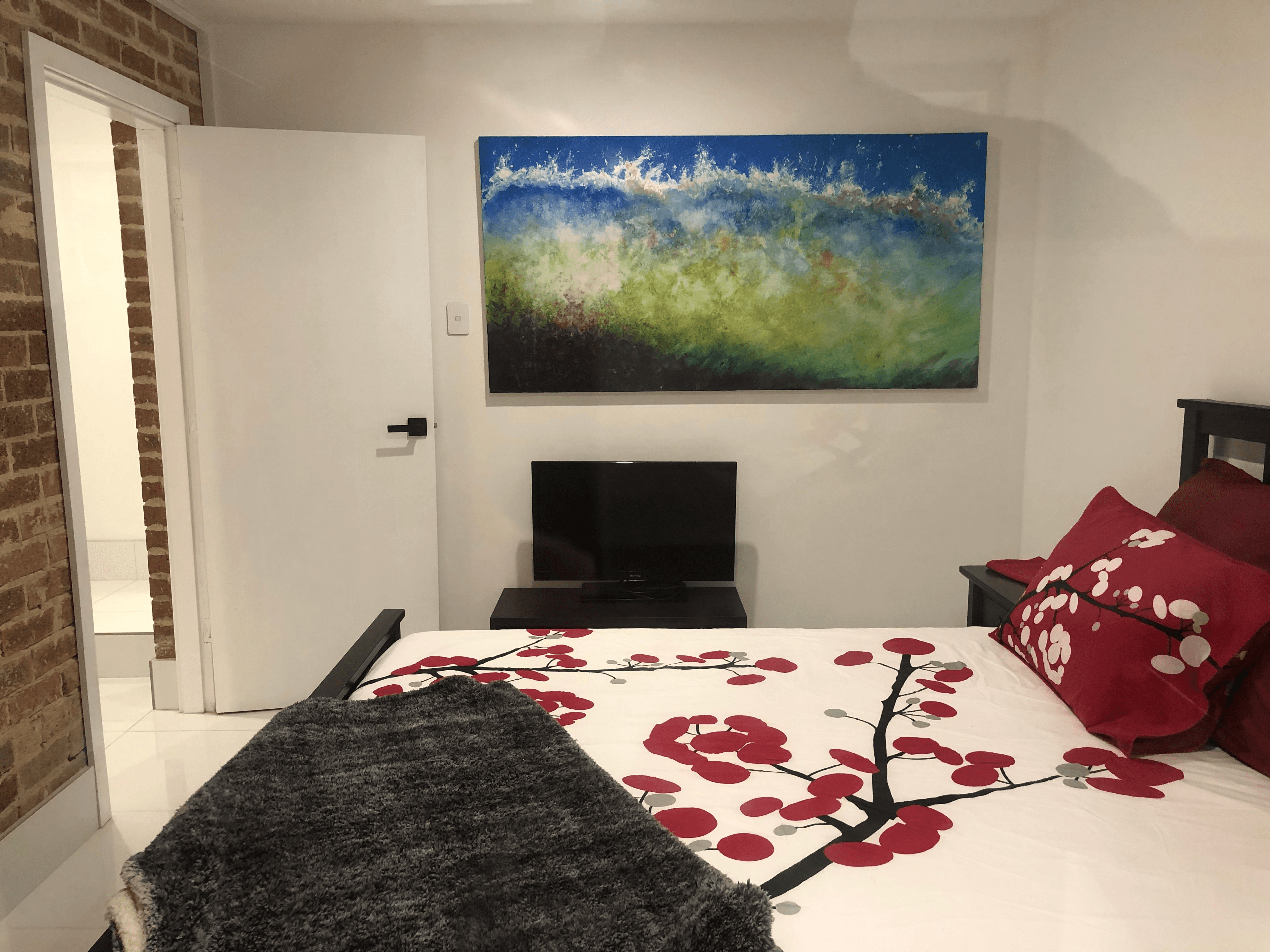 18 GIRRAWHEEN AVENUE, KIAMA, NSW 2533
