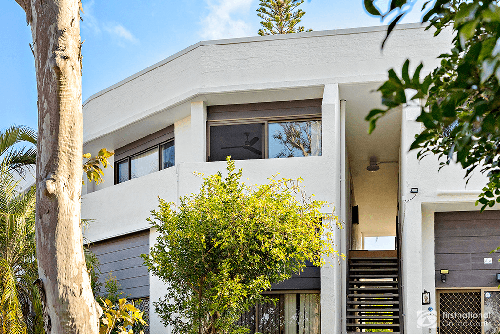 5/8 Duet Drive, MERMAID WATERS, QLD 4218