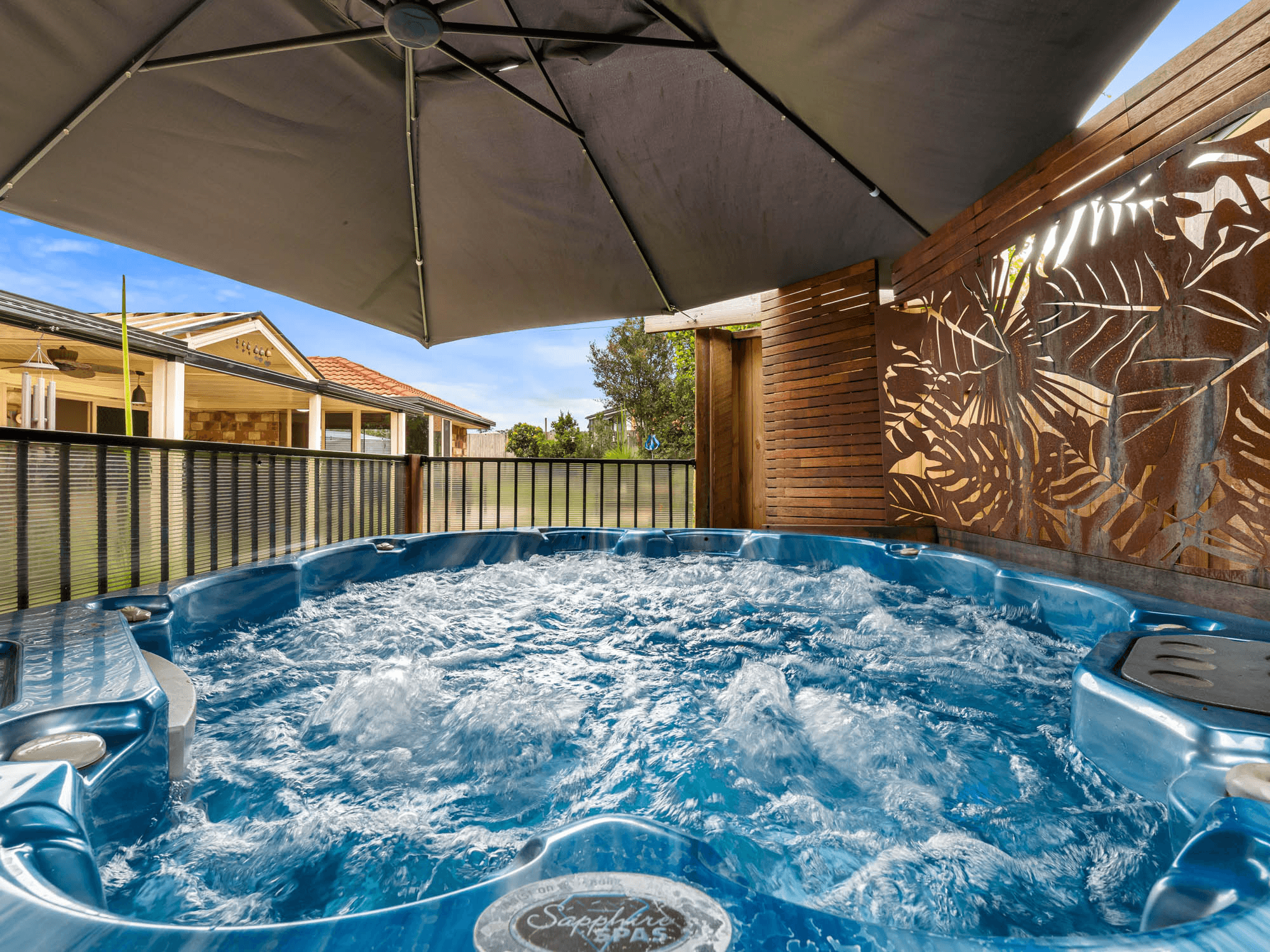 17 Roundelay Court, EATONS HILL, QLD 4037