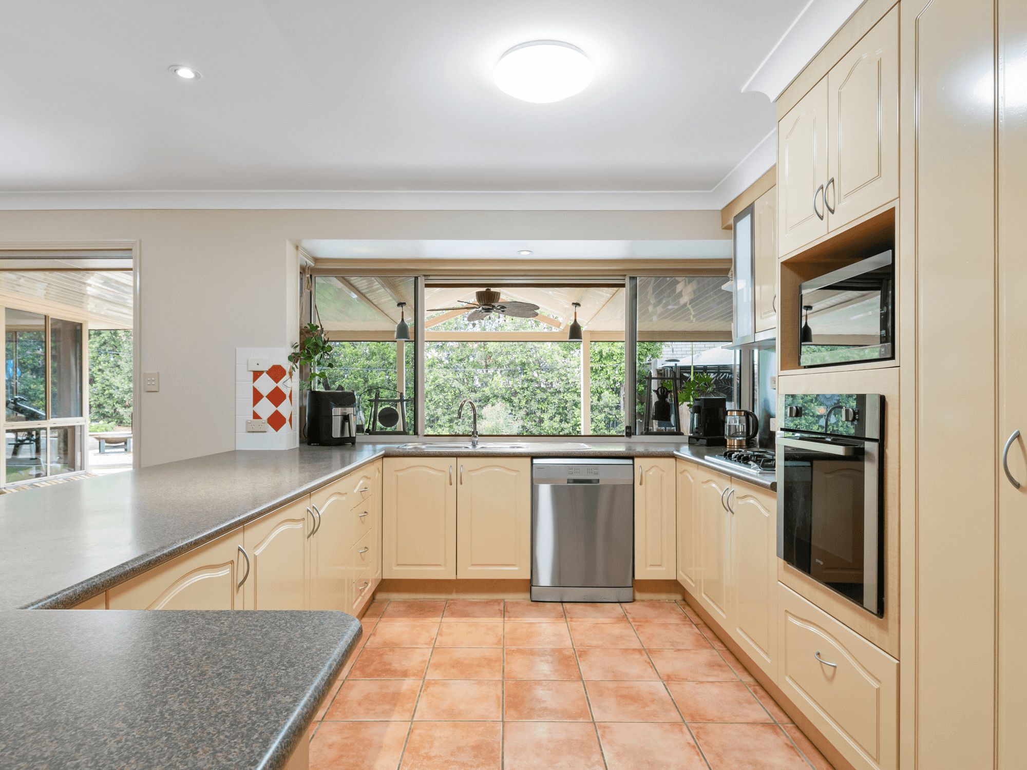 17 Roundelay Court, EATONS HILL, QLD 4037