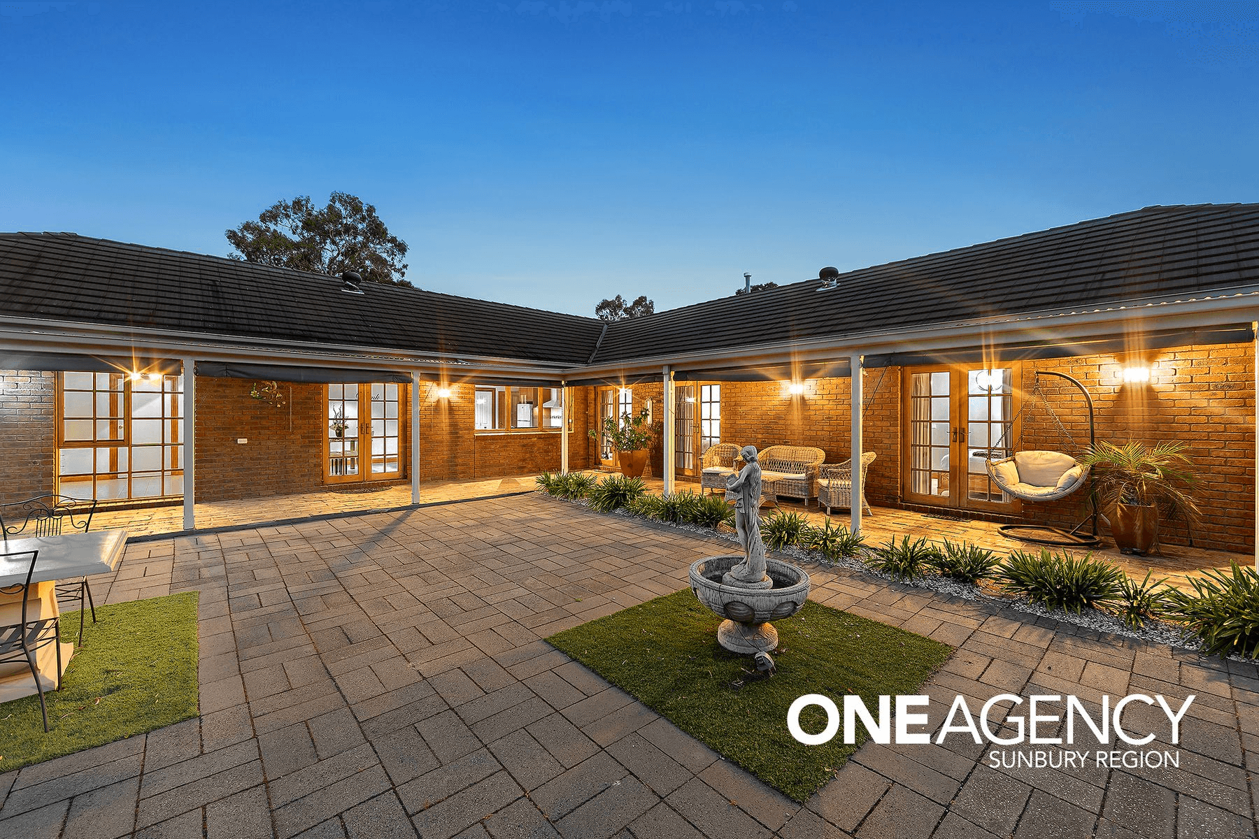 7 Wattle Drive, SUNBURY, VIC 3429