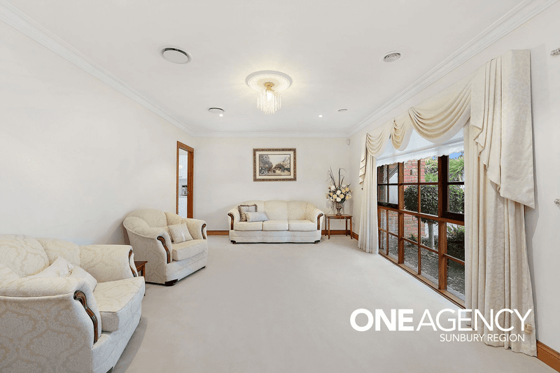 7 Wattle Drive, SUNBURY, VIC 3429