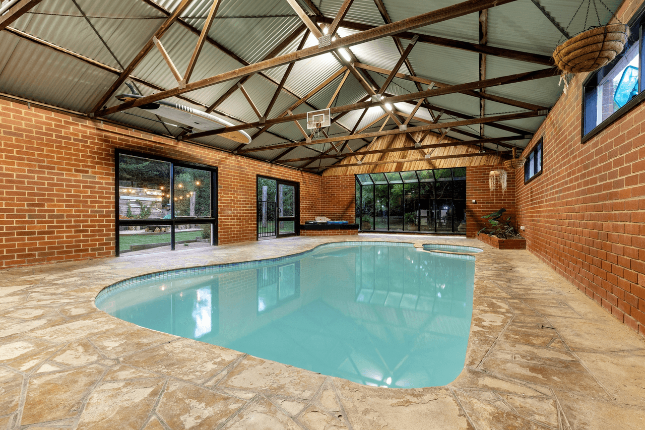 4 Lucern Close, ROMSEY, VIC 3434