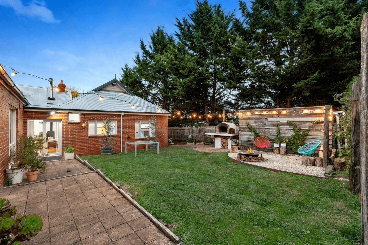 4 Lucern Close, ROMSEY, VIC 3434