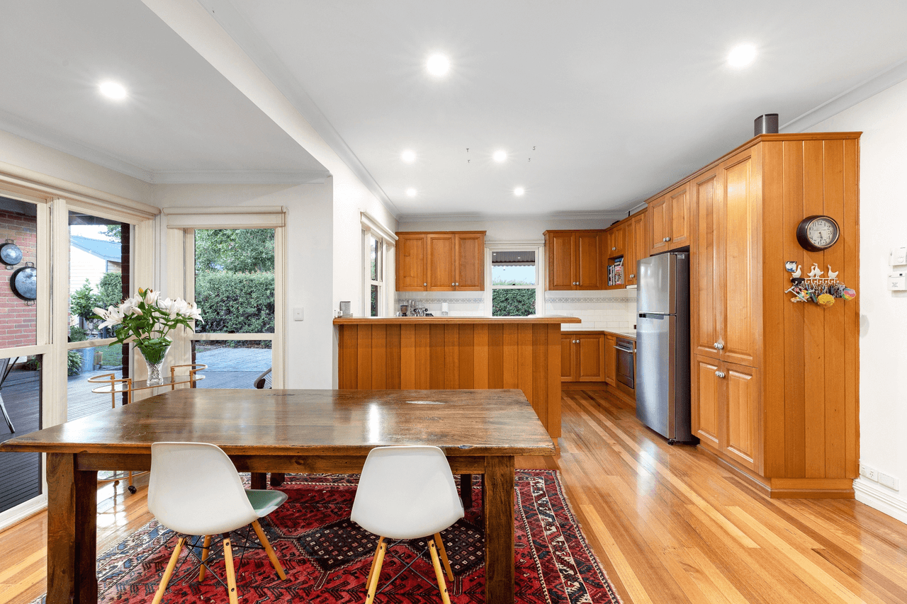 4 Lucern Close, ROMSEY, VIC 3434
