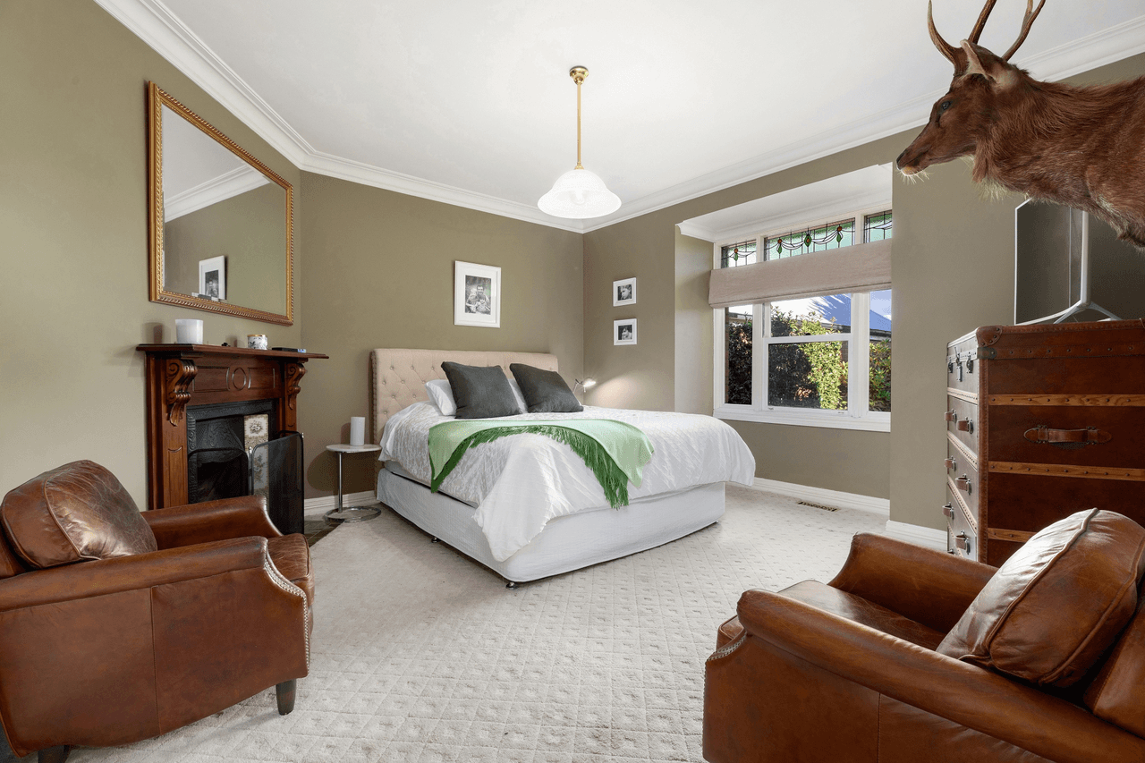 4 Lucern Close, ROMSEY, VIC 3434