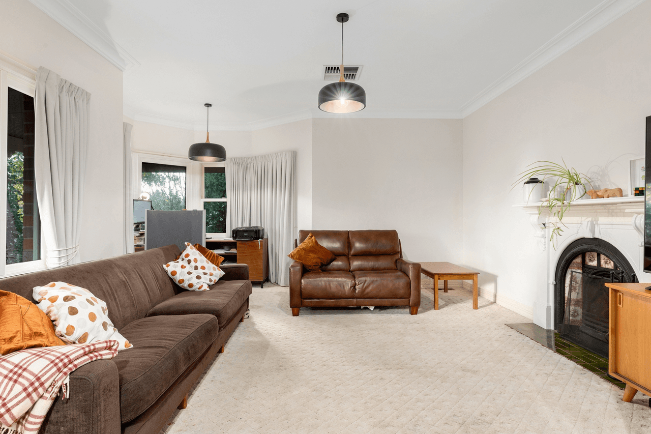 4 Lucern Close, ROMSEY, VIC 3434