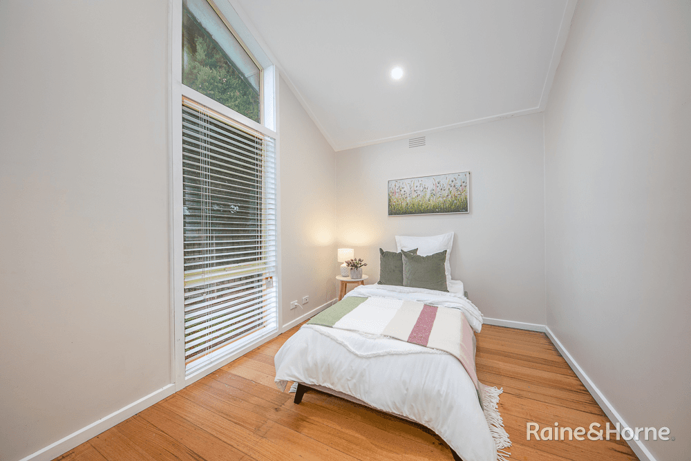 6 Lancaster Way, MELTON WEST, VIC 3337