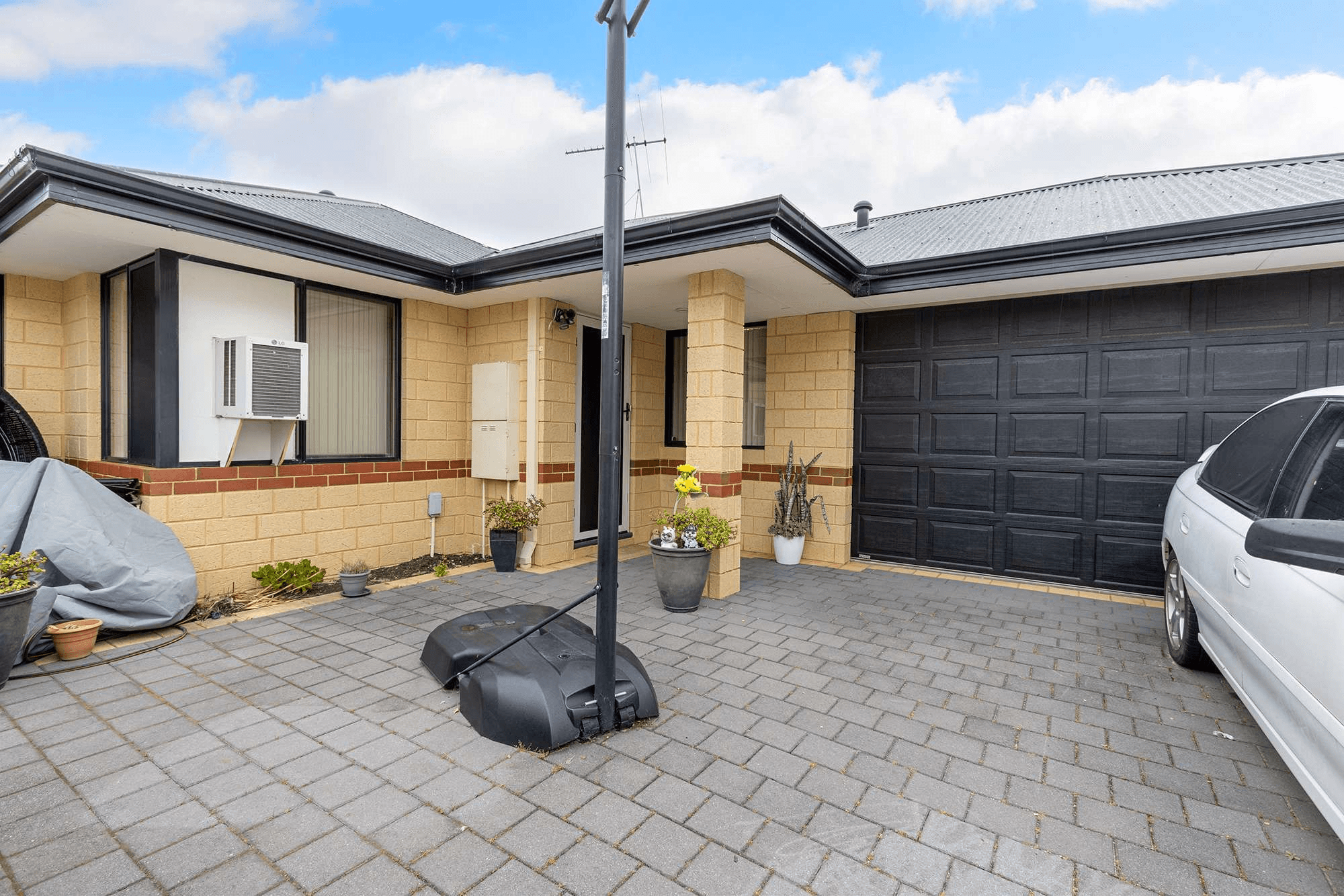 A/8 Randazzo Way, YANGEBUP, WA 6164