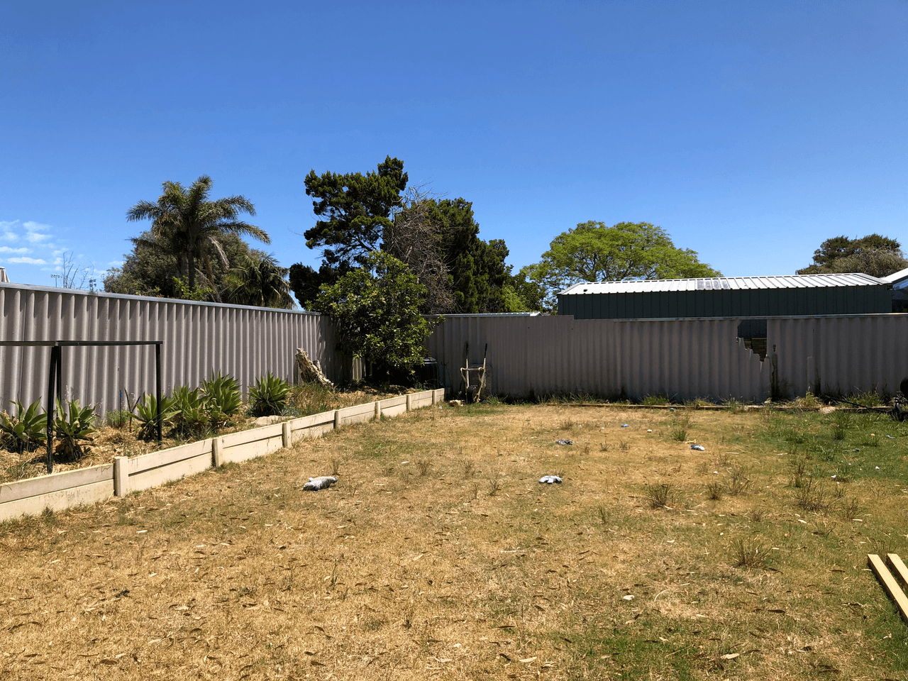 5 A & B Knowle Way, WARNBRO, WA 6169