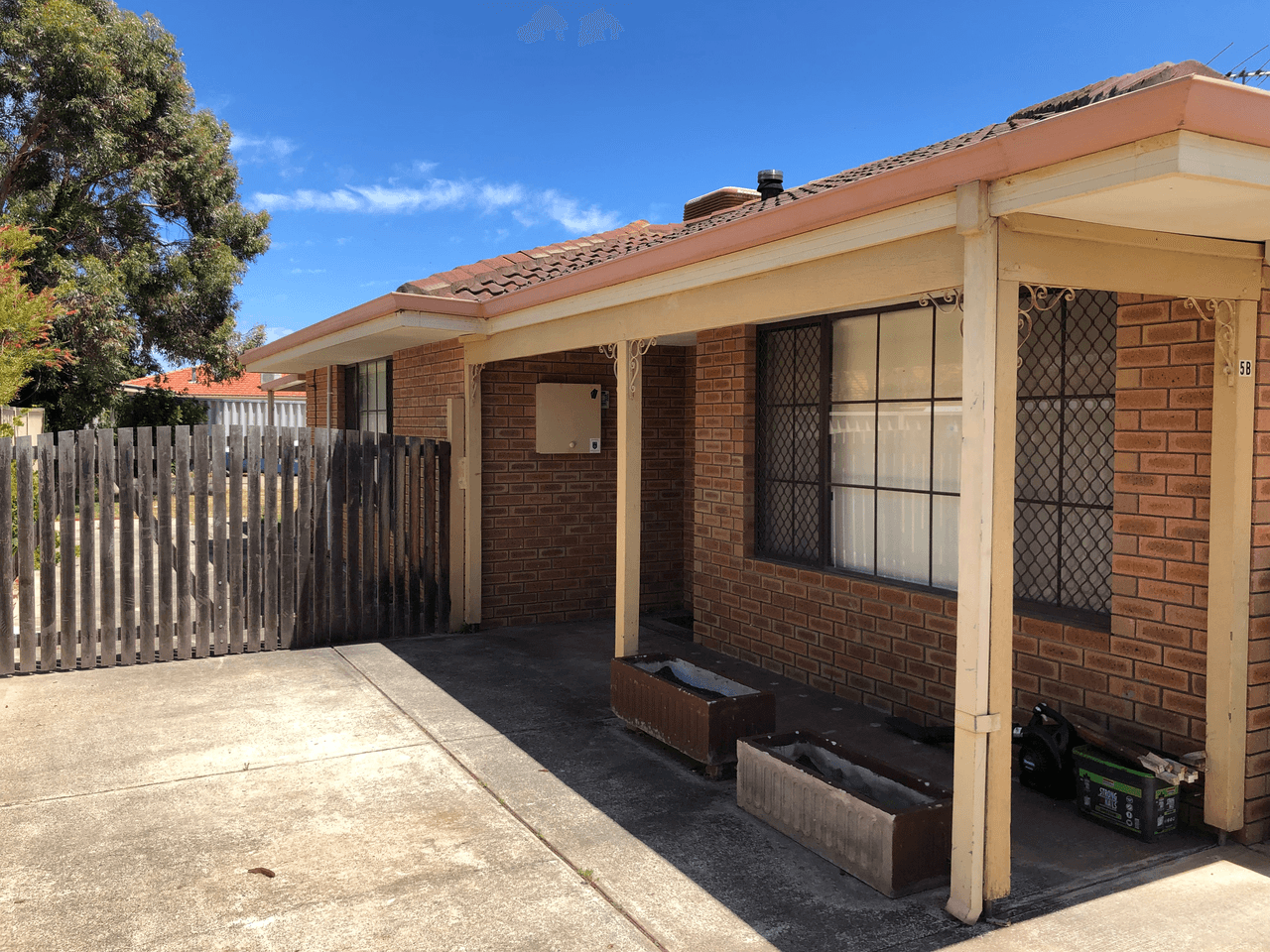 5 A & B Knowle Way, WARNBRO, WA 6169