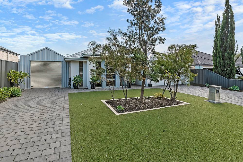 7 Golden Bay Drive, Golden Bay, WA 6174