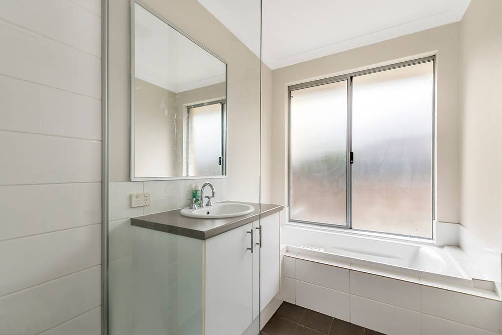 7 Golden Bay Drive, Golden Bay, WA 6174