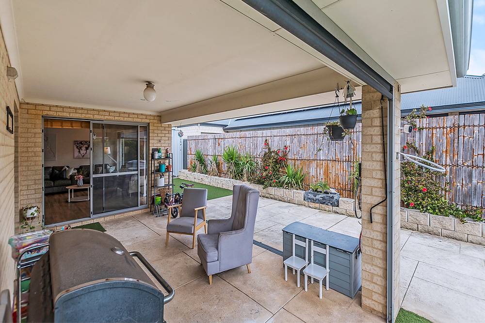 7 Golden Bay Drive, Golden Bay, WA 6174