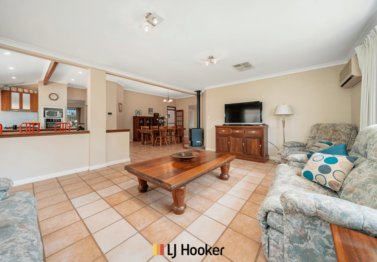 18 Oakland Hills Boulevard, CURRAMBINE, WA 6028