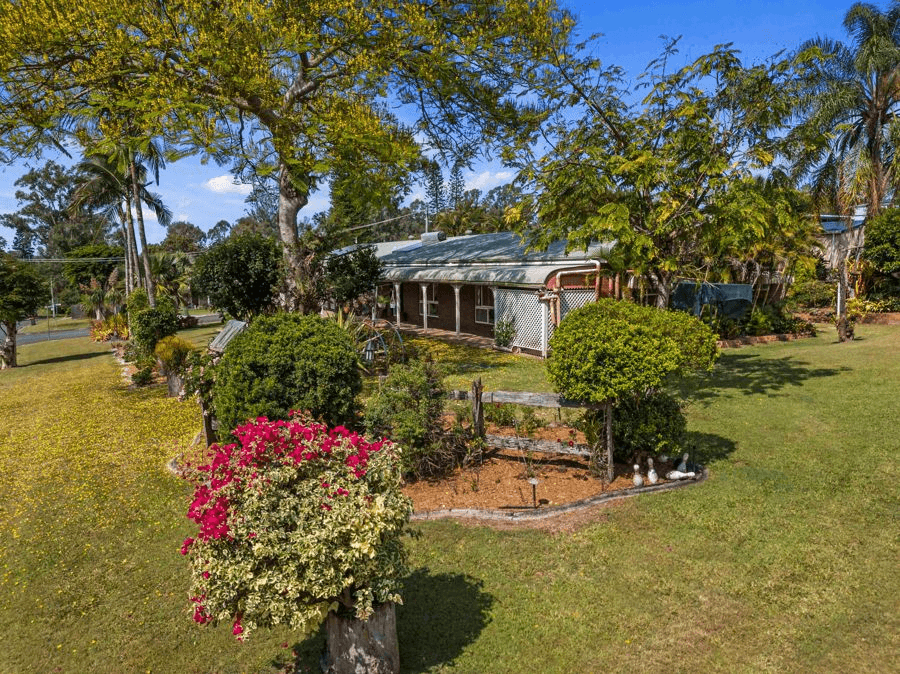 2 Julienne Street, SOUTHSIDE, QLD 4570