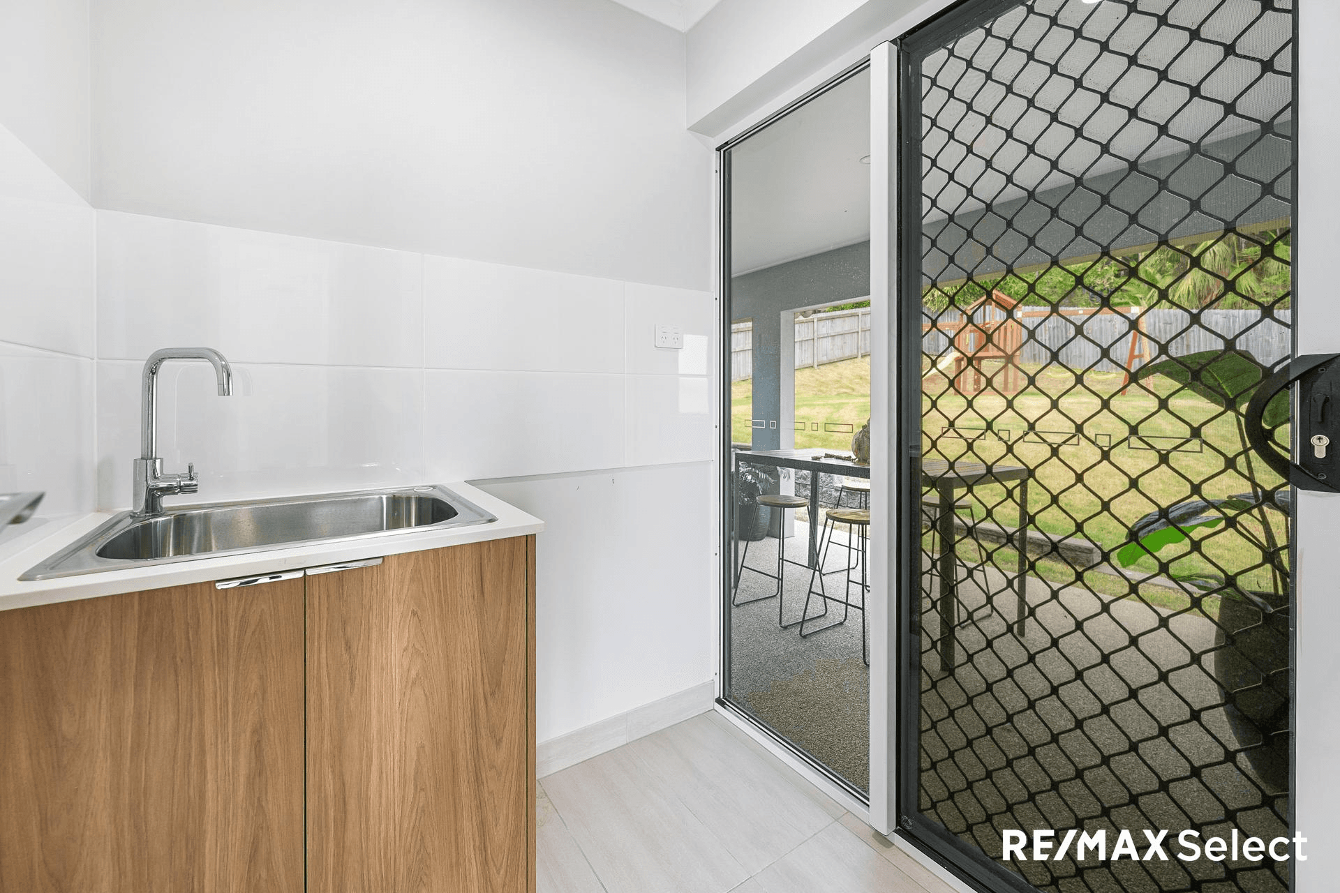 33 Azure Drv, RURAL VIEW, QLD 4740