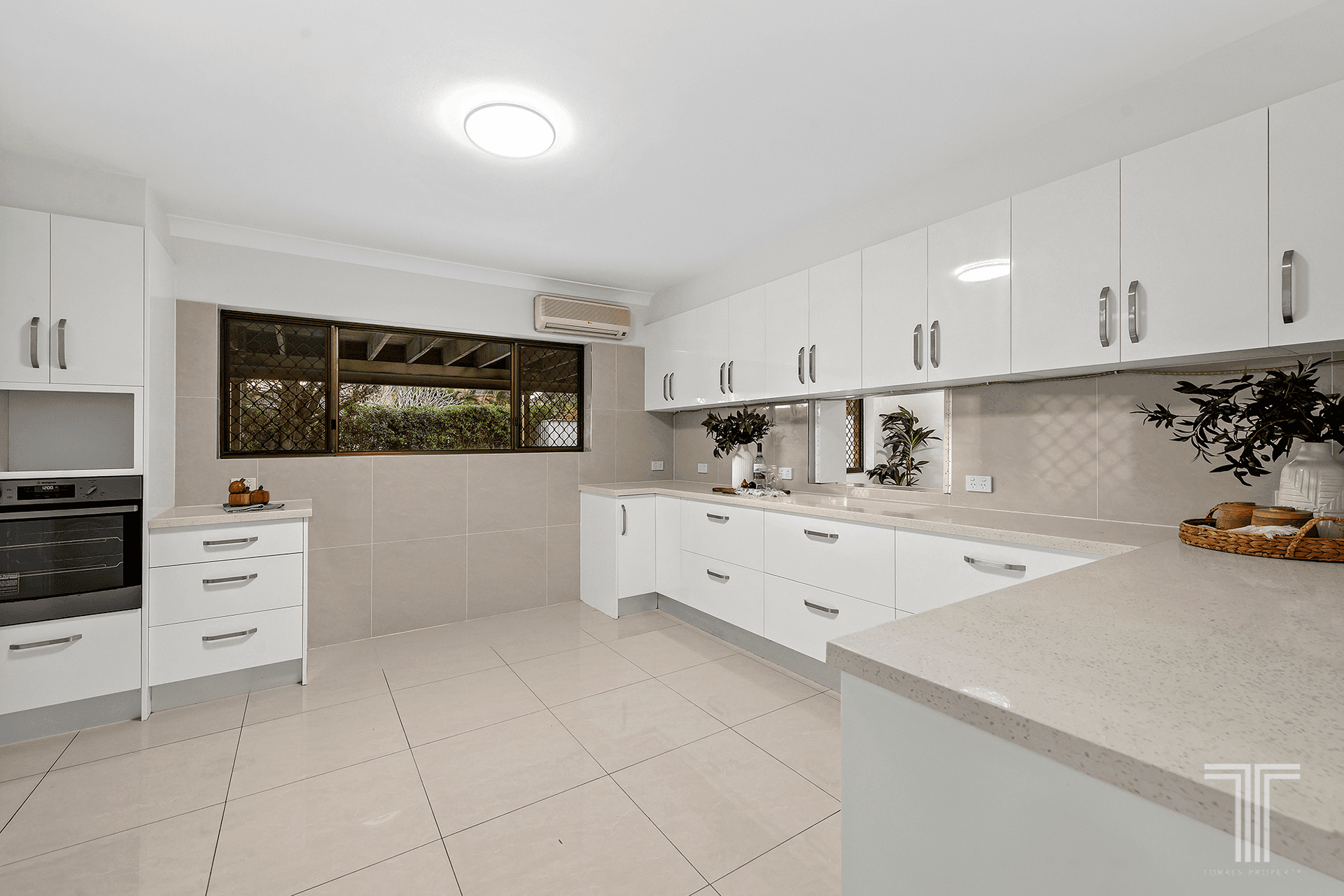 24 Cadogan Street, Carindale, QLD 4152