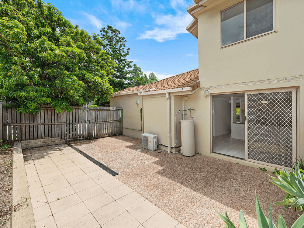 40a School Road, WYNNUM WEST, QLD 4178