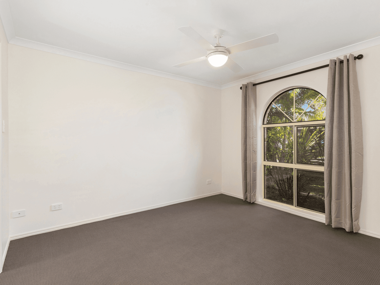 8 Burran Avenue, UPPER COOMERA, QLD 4209