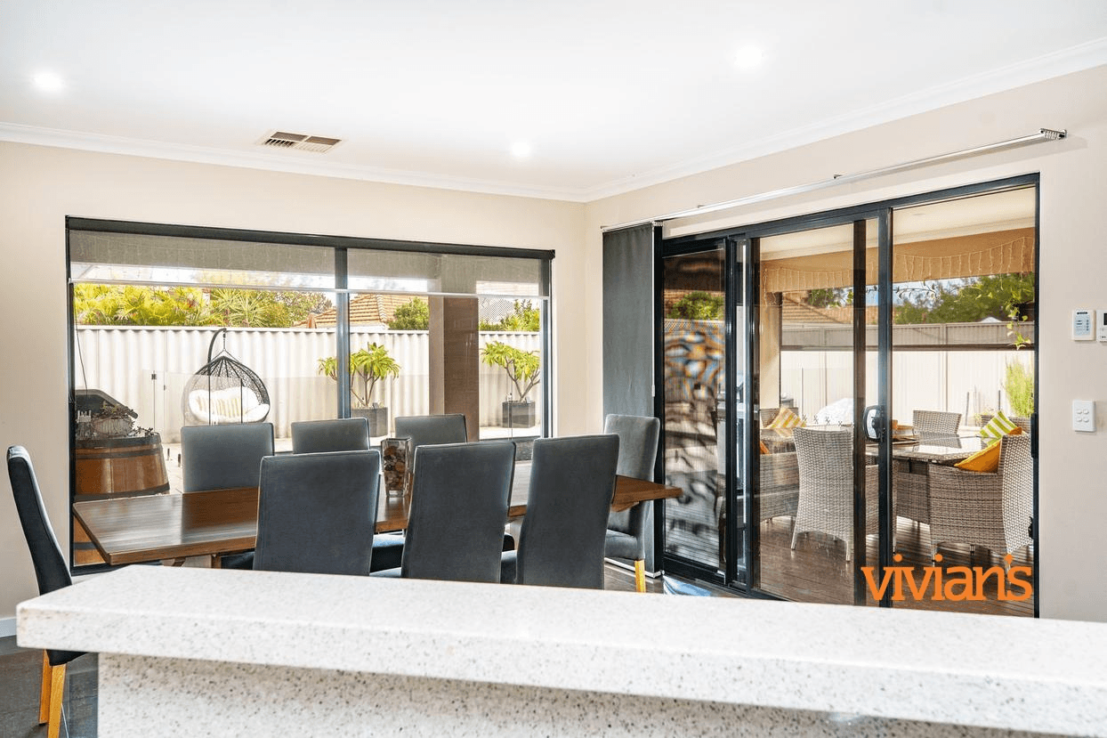 8 Arrowgrass Road, CANNING VALE, WA 6155