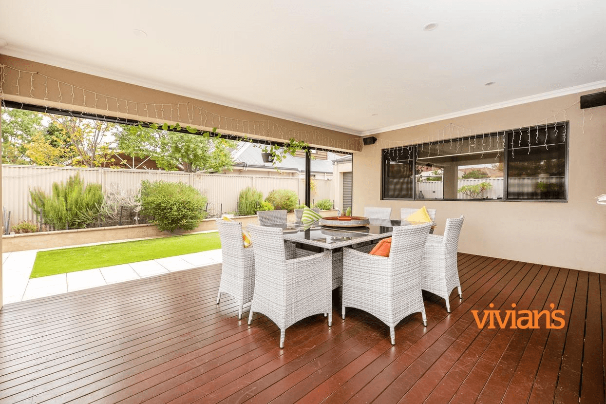 8 Arrowgrass Road, CANNING VALE, WA 6155