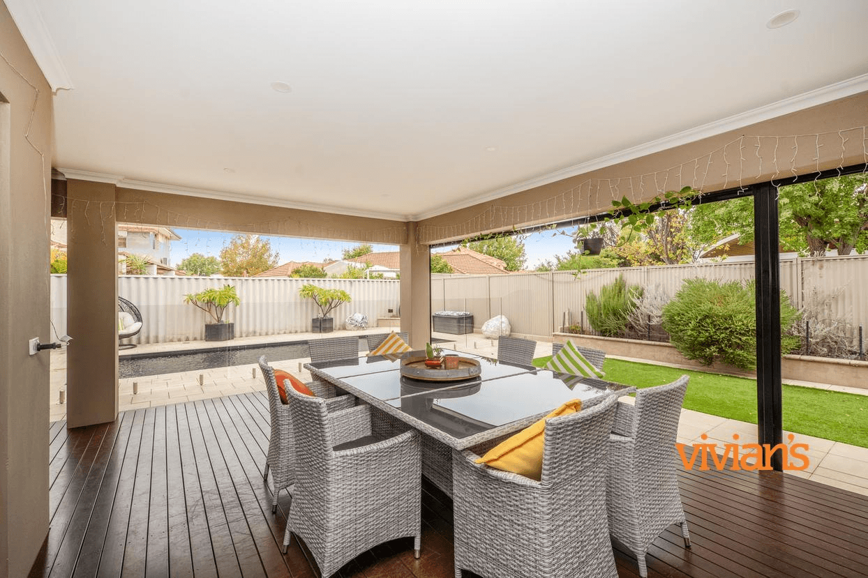 8 Arrowgrass Road, CANNING VALE, WA 6155