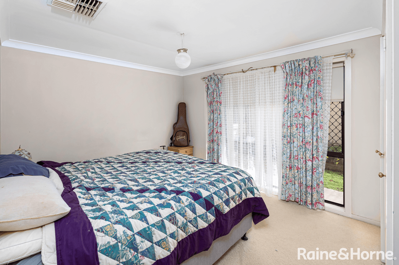 109 Undurra Drive, GLENFIELD PARK, NSW 2650