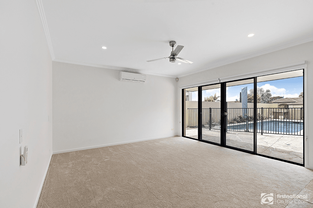 5 Rebholz Drive, BENOWA WATERS, QLD 4217
