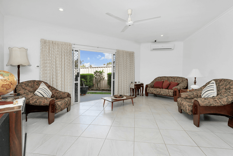 2 Strathmore Court, MOOROOBOOL, QLD 4870