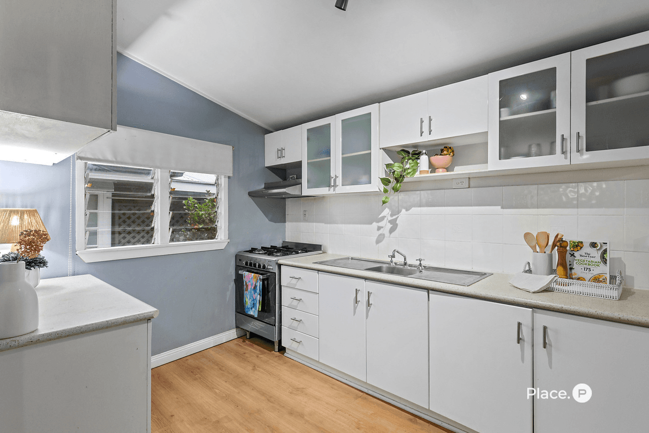 74 Sunshine Avenue, Tarragindi, QLD 4121