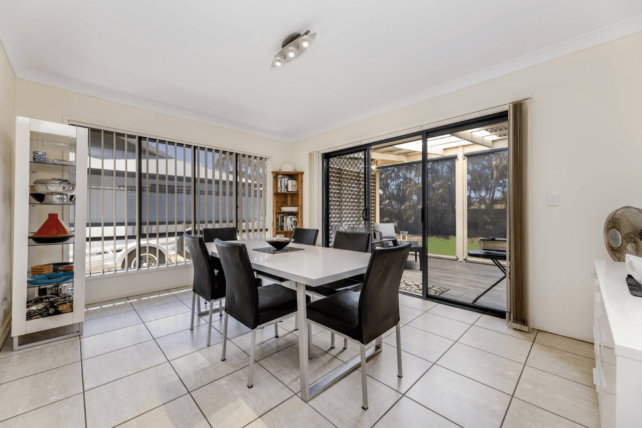 6 Whitby Place, PELICAN WATERS, QLD 4551