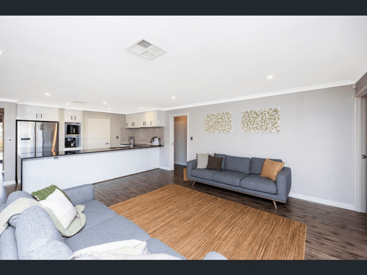49 Portmarnock Drive, The Vines, WA 6069