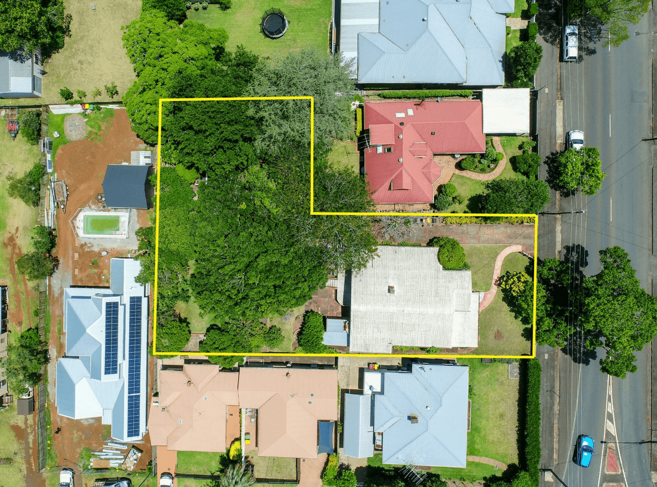 42 Bridge Street, East Toowoomba, QLD 4350