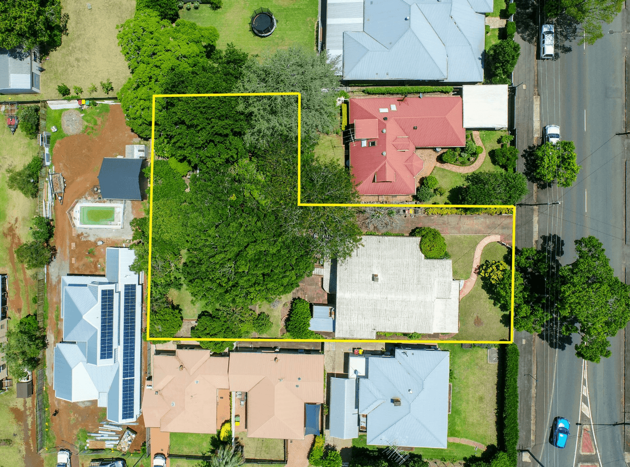 42 Bridge Street, East Toowoomba, QLD 4350