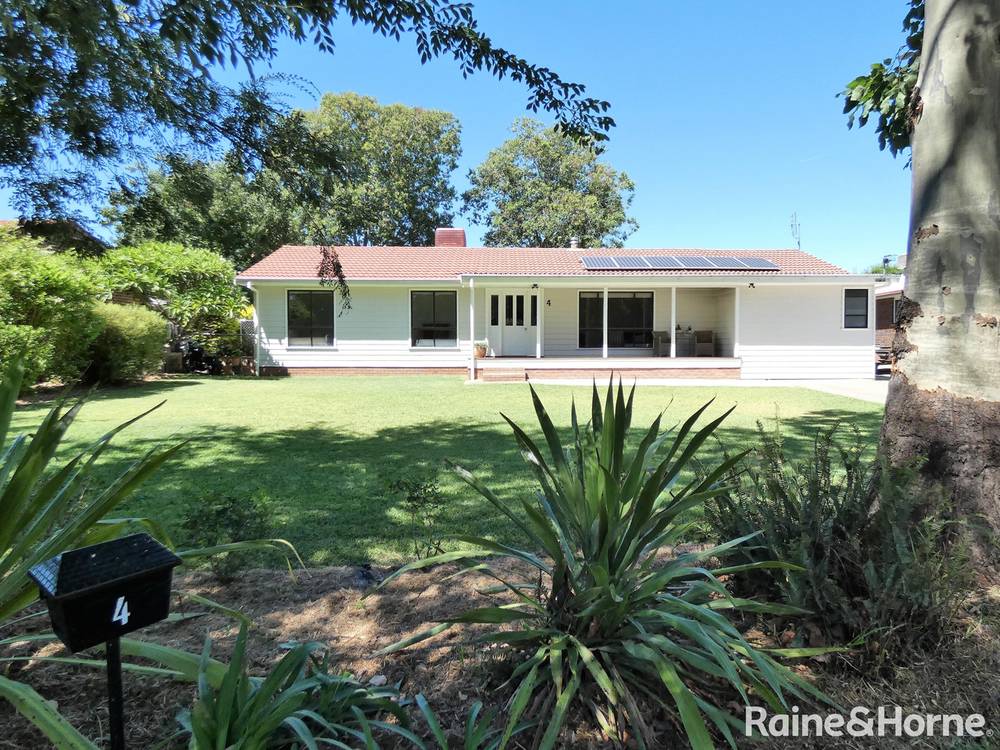 4 Myall Place, MOREE, NSW 2400