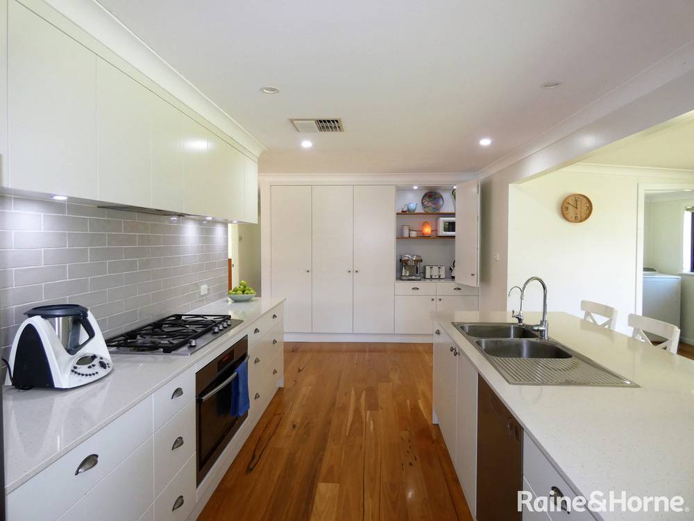 4 Myall Place, MOREE, NSW 2400