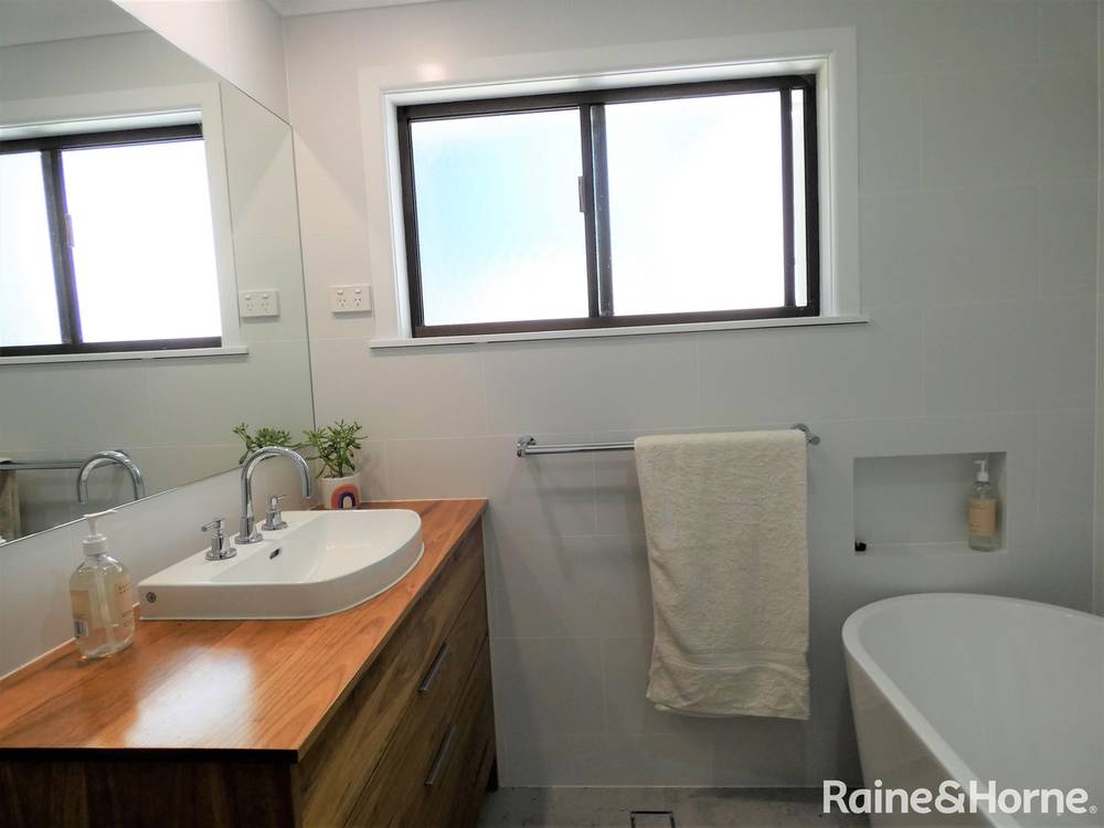 4 Myall Place, MOREE, NSW 2400