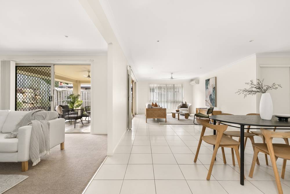 14 Crossing Drive, EATONS HILL, QLD 4037