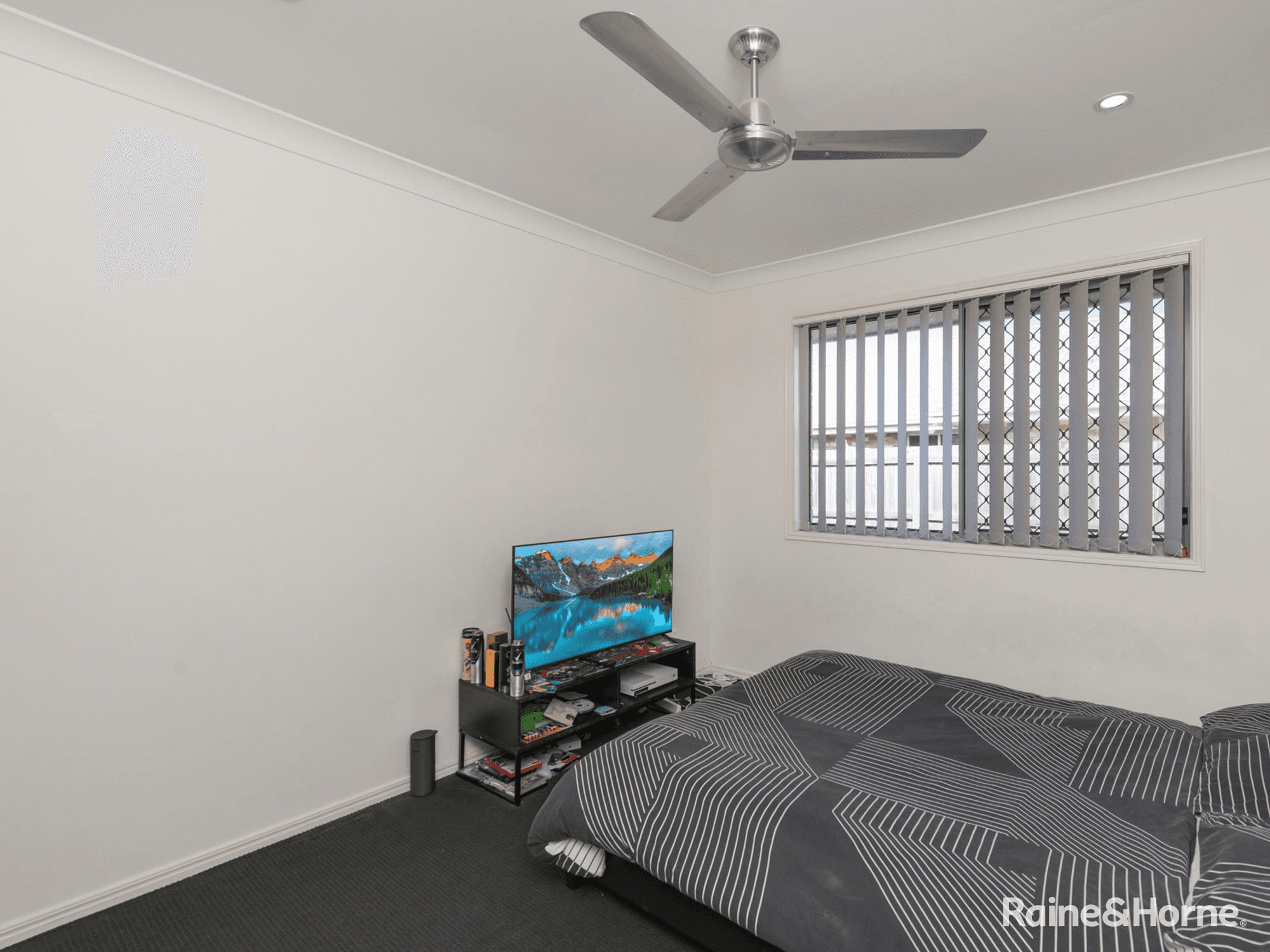 9 Joanne Court, GLENEAGLE, QLD 4285