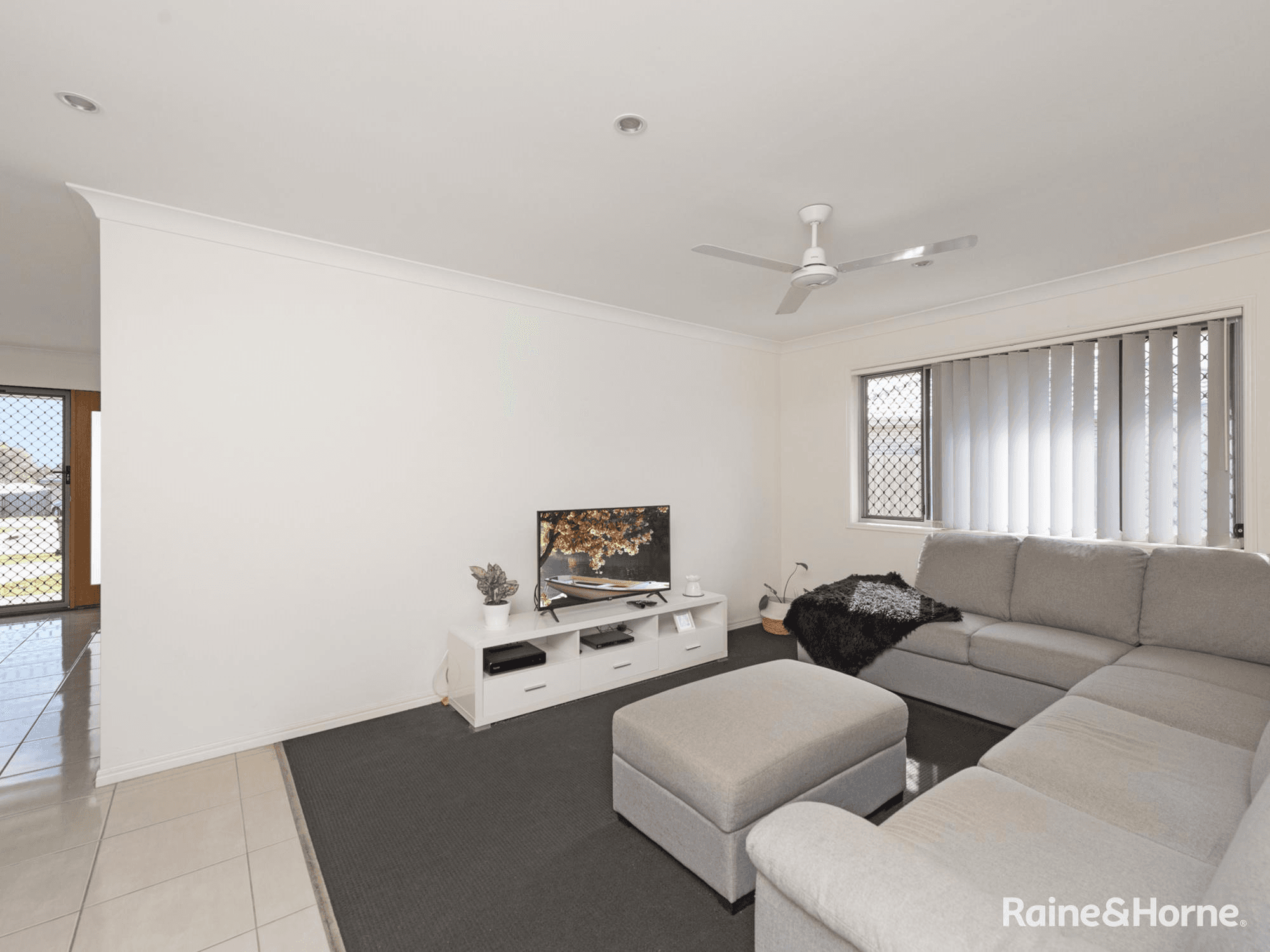 9 Joanne Court, GLENEAGLE, QLD 4285