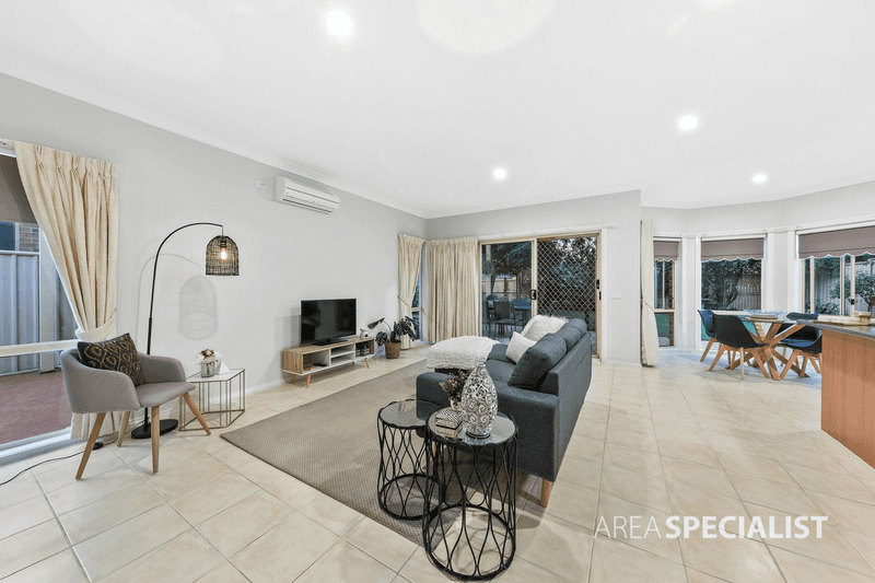 34 Ranmore Grove, CAROLINE SPRINGS, VIC 3023