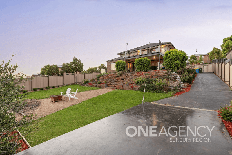 168 Belleview Drive, SUNBURY, VIC 3429