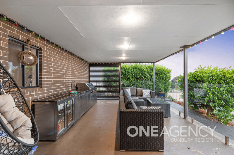 168 Belleview Drive, SUNBURY, VIC 3429