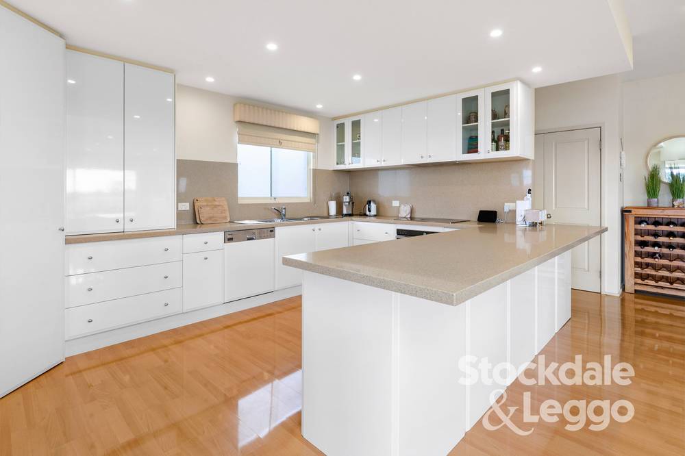 6 Angela Court, Rye, VIC 3941