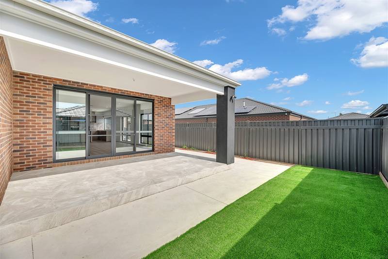 5 Crawford Rise, COBBLEBANK, VIC 3338