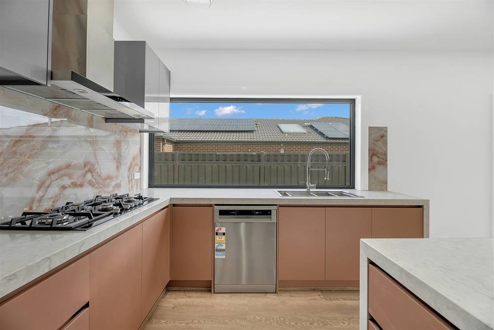 5 Crawford Rise, COBBLEBANK, VIC 3338