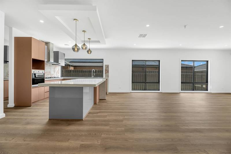 5 Crawford Rise, COBBLEBANK, VIC 3338