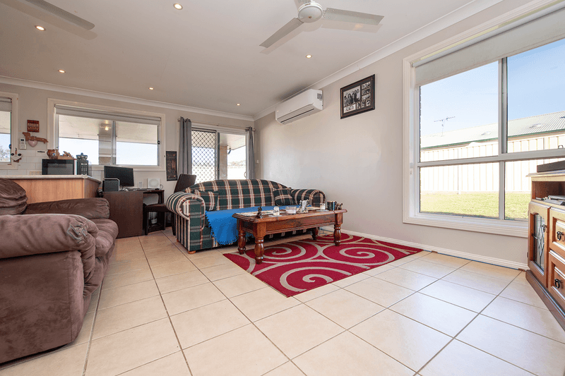 2/14 Paxton Street, DENMAN, NSW 2328