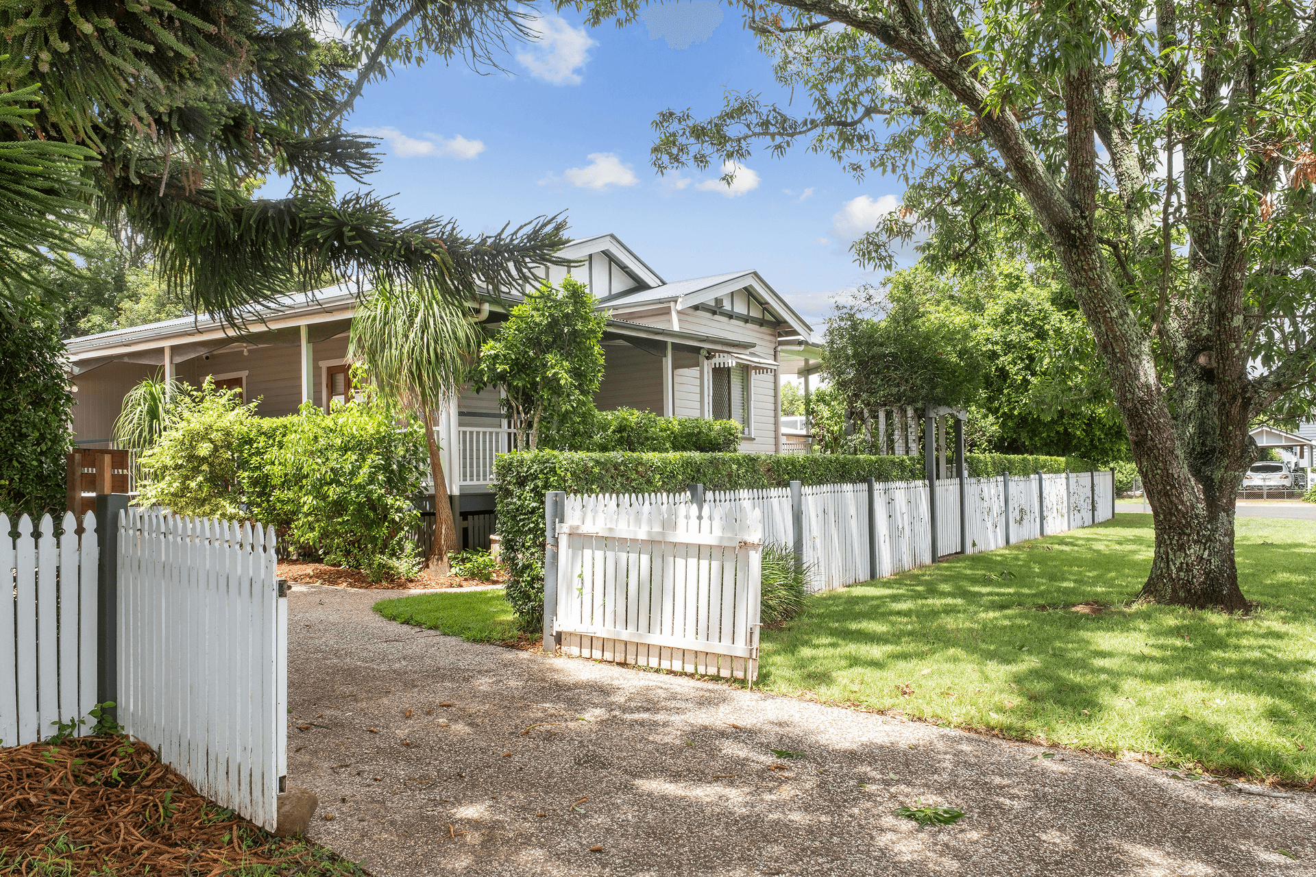 18 Leonard Street, East Toowoomba, QLD 4350